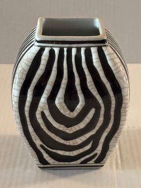 Decorative Black and White Zebra Stripe Ceramic Vase Brand New